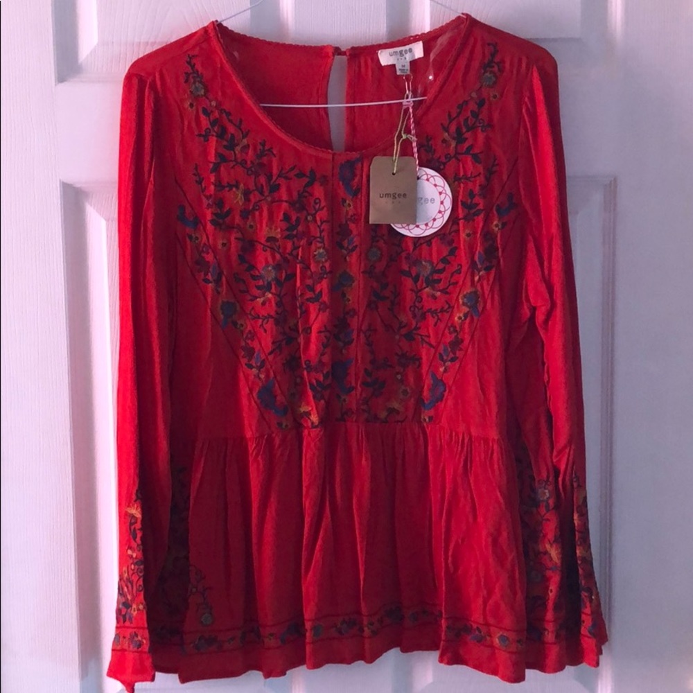 New Umgee Floral Embroidered Ruffled Hem Top Med - Picture 2 of 6